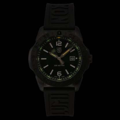 Luminox Pacific Diver Rubber Strap Green Dial Quartz Diver's XS.3137.B 200M Men's Watch